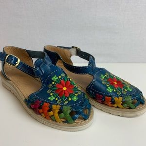 Kids Imported authentic Mexican sandals. Leather. Embroidered.